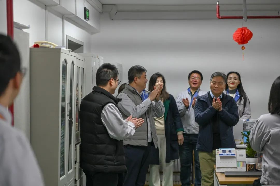 09ef19d0-d7b9-4f96-ad3a-818305431c45