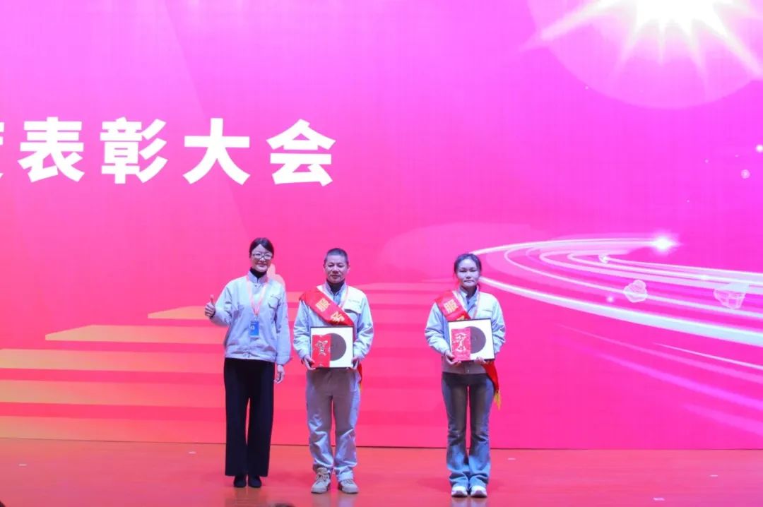 10bee239-ce3f-4311-ab76-07874135f83c