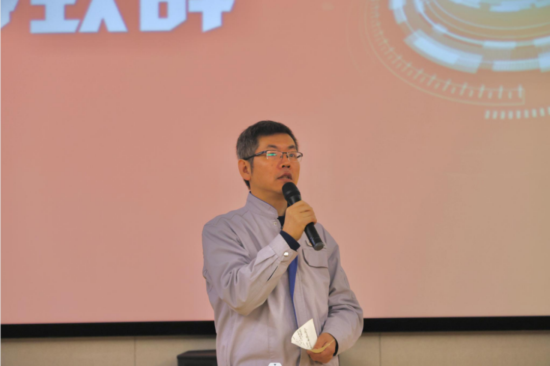 b99fda68-cd51-4c1b-975a-24ff91f7348c